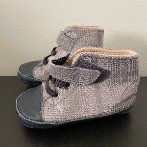 UGG -Baby Roldan Gray Plaid Booties Leather Upper and Toe Cap Infant Size 0/1